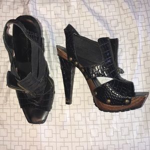 Same unique heels
